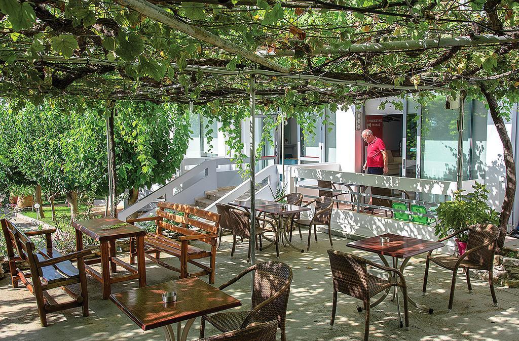 Megim Hotel Палеохора Екстер'єр фото