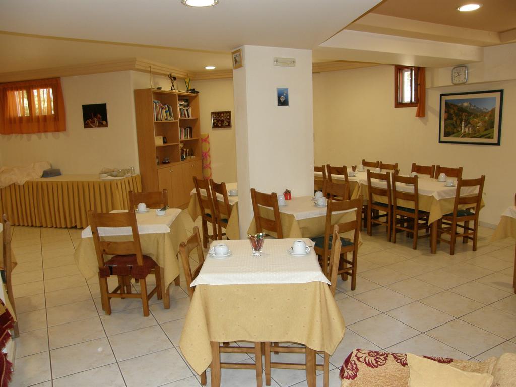 Megim Hotel Палеохора Екстер'єр фото